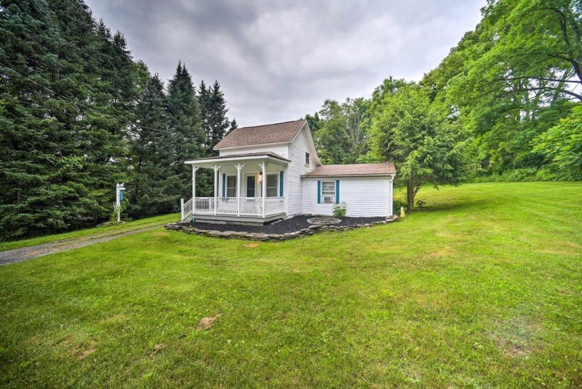 Cozy Milford Cottage On Half Acre W Deck & Grill エクステリア 写真